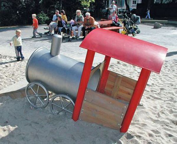 "קטר העמק" - רכבת עם קרונות