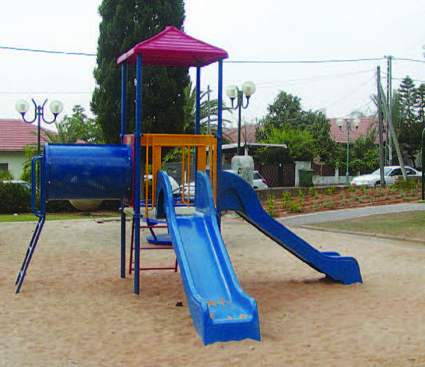 "פיקולו" מתקן חצר