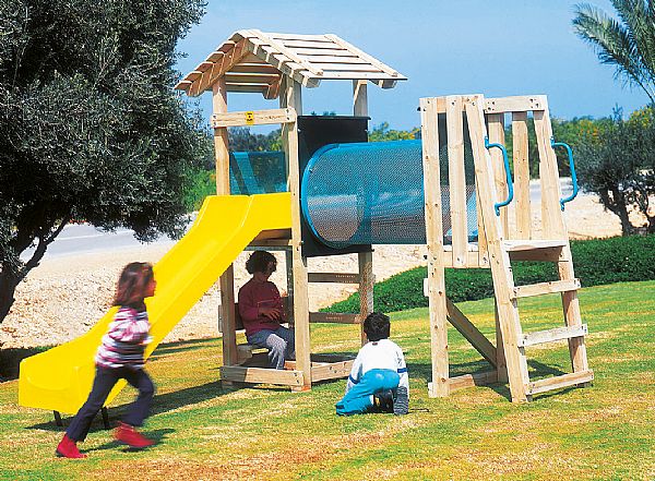 "מיני במבינו" מתקן חצר