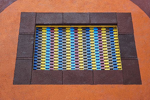 טרמפולינה אקסטרים לחצר