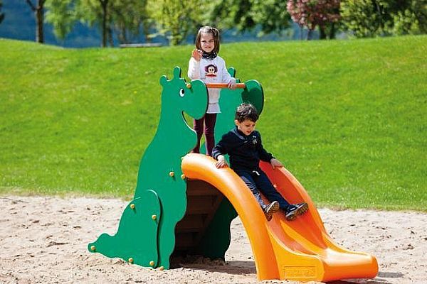 מגלשה לפעוטות בדמות "דינוזאר"