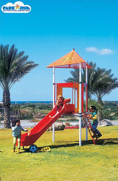 "אפולו" - מתקן חצר