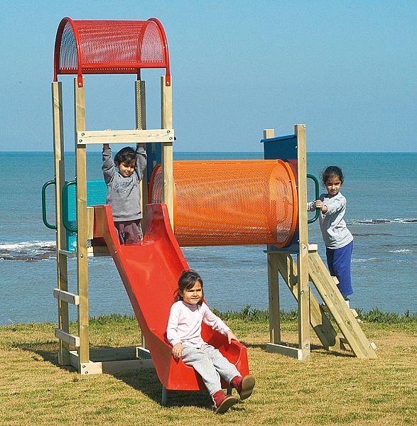 "מקסי מסדרת עופרים" מתקן חצר