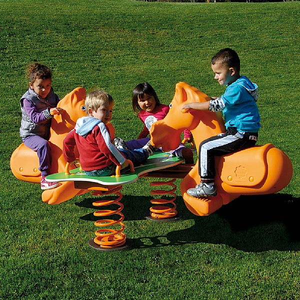 "רודיאו" דמות על קפיץ ל- 4 משתמשים